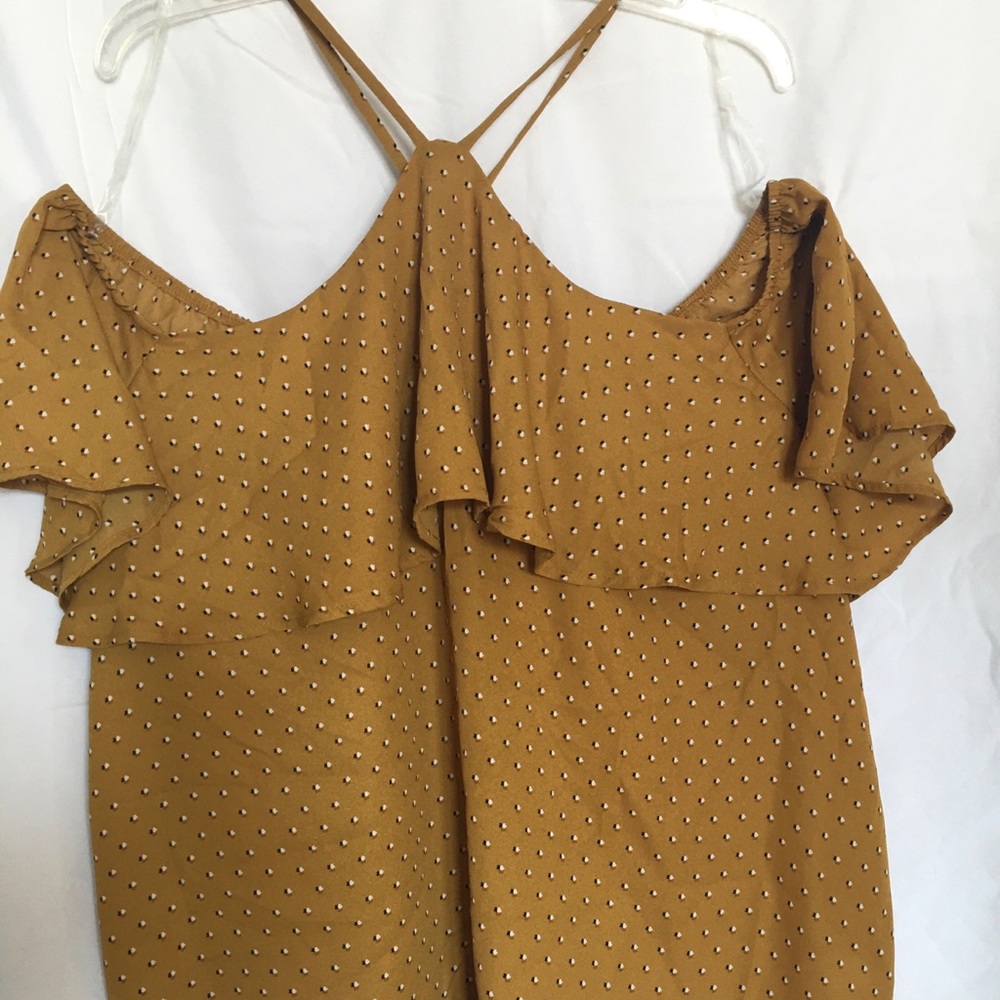 NWT Maurices gold pattern open shoulder top. Sz 2